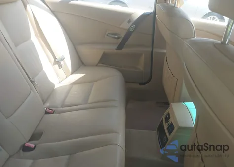 2007 BMW 525I из США, поврежденный, VIN WBANE53547CW61936